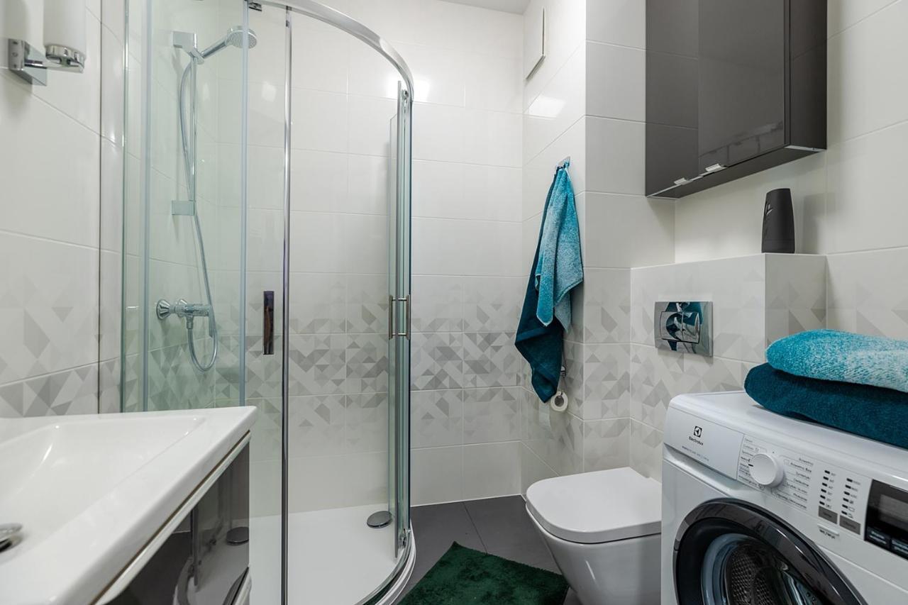 Wola Luxe Apartment Варшава Экстерьер фото