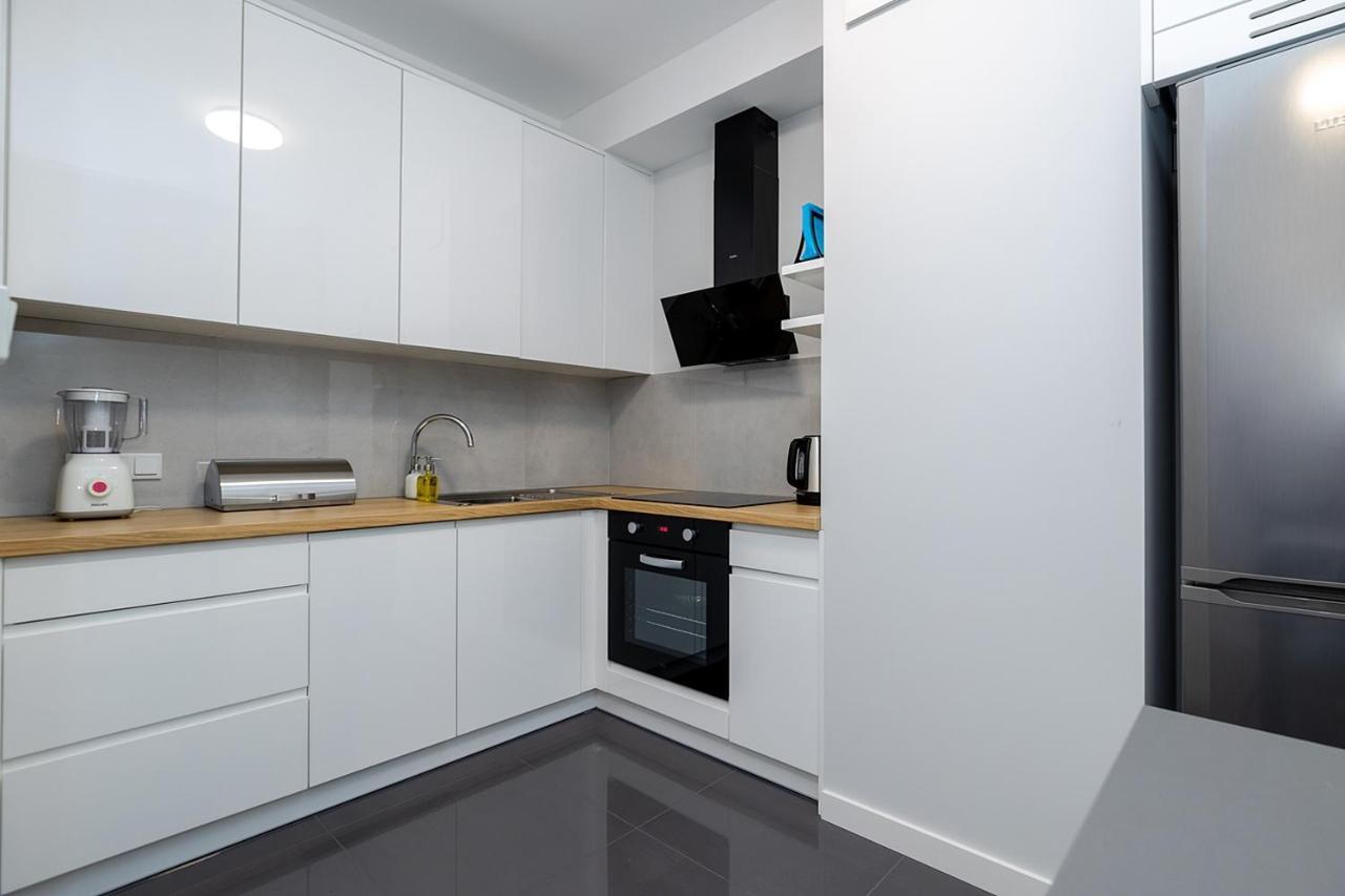 Wola Luxe Apartment Варшава Экстерьер фото